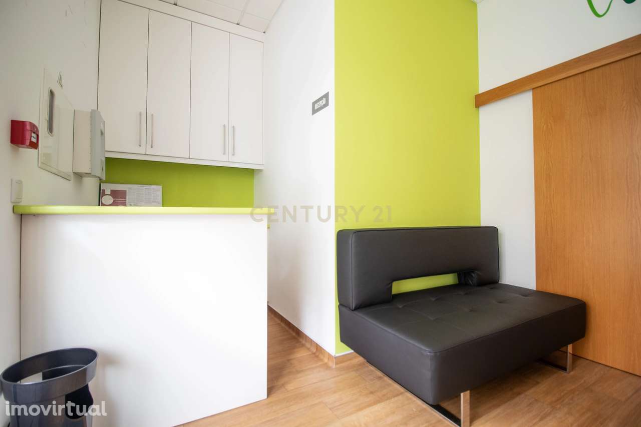 Espaço preparado para Clínica Dentária  com garagem – Zona Histórica - Grande imagem: 2/25