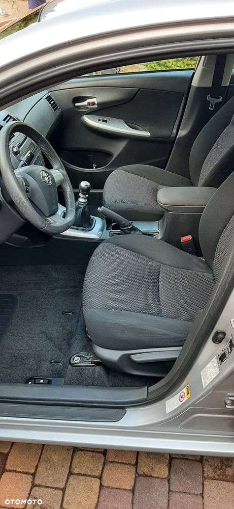 Toyota Corolla 1.6 Luna - 8