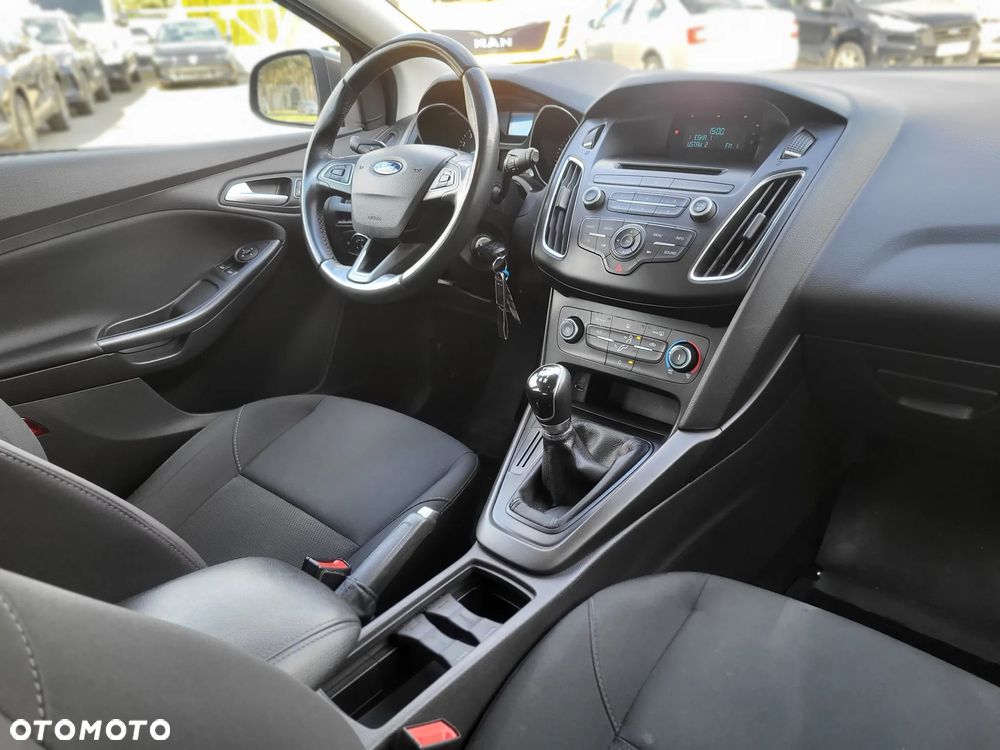 Ford Focus 1.6 Trend - 17