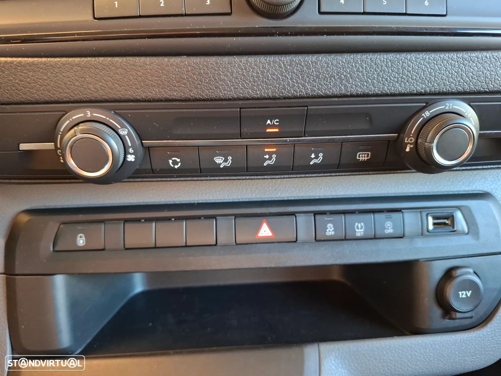 Opel Vivaro 2.0 CDTi L3H1 Essentia - 31