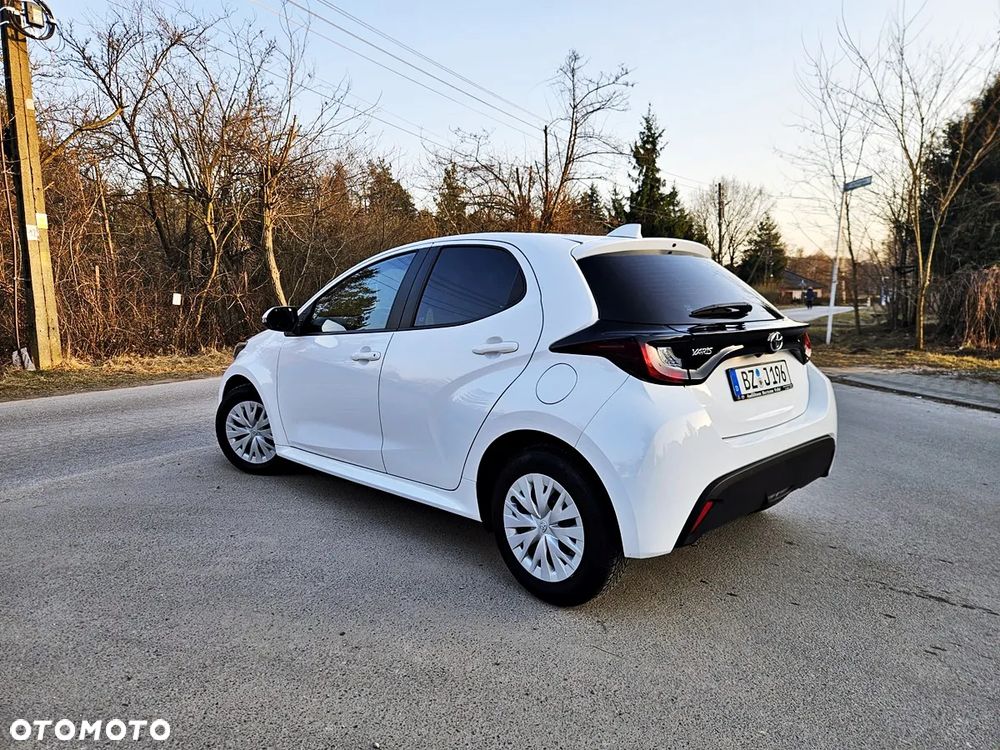 Toyota Yaris 1.5 VVT-i Team Deutschland - 13