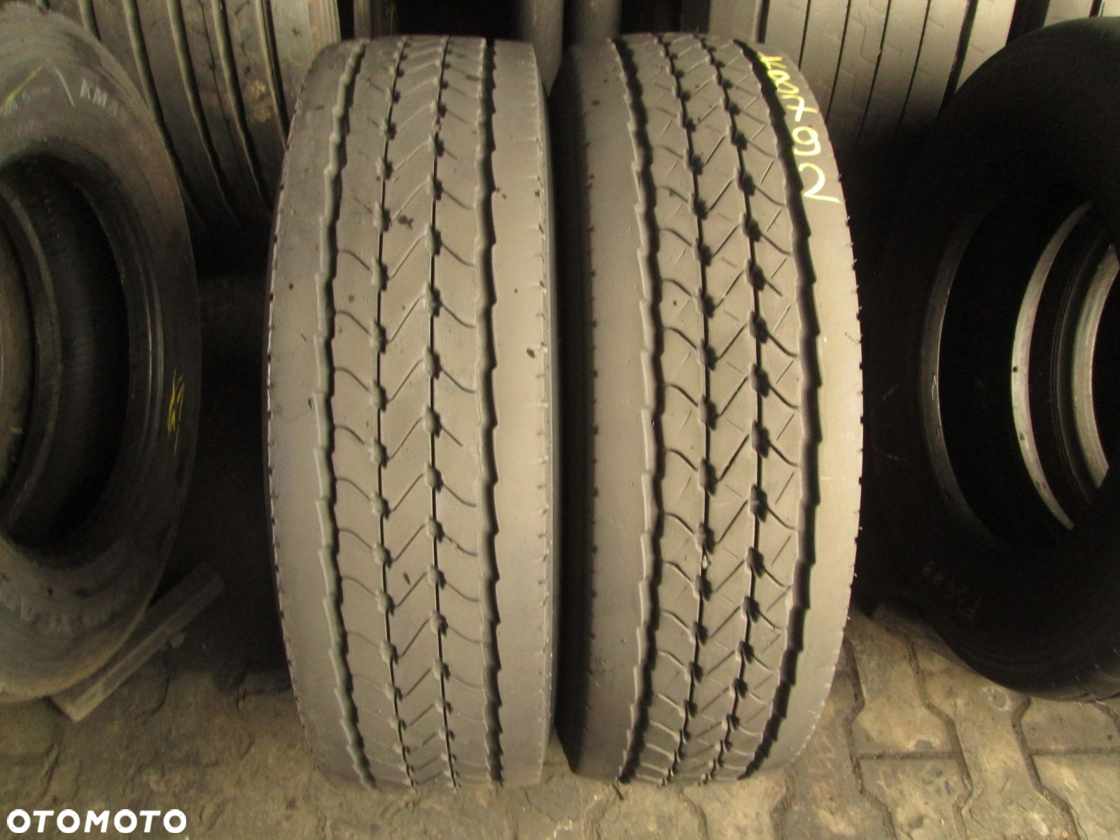 Opony 215/75R 17.5 Goodyear KMAX S. Opony ciężarowe - 2