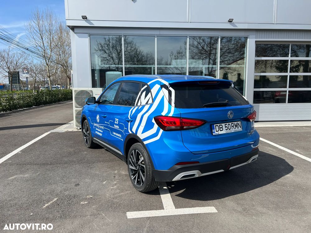 MG ZS HEV 1.5 GSI AT Exclusive - 3