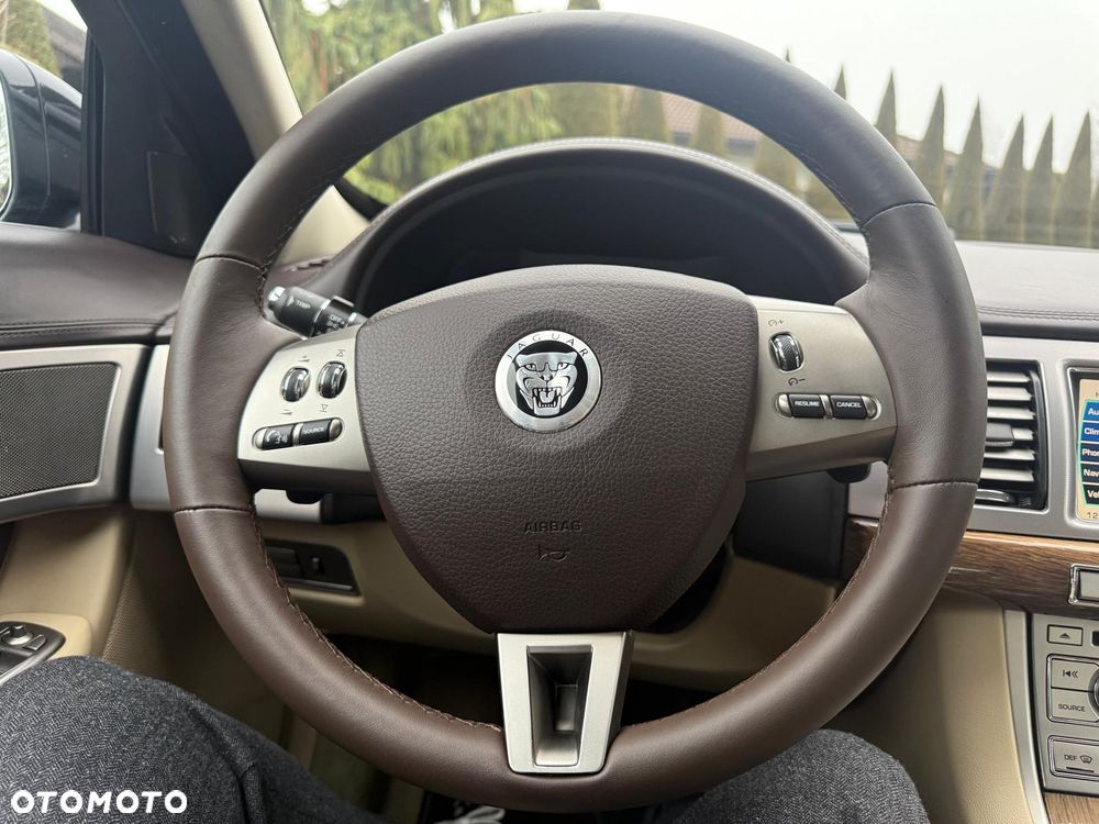 Jaguar XF 3.0 V6 S - 15