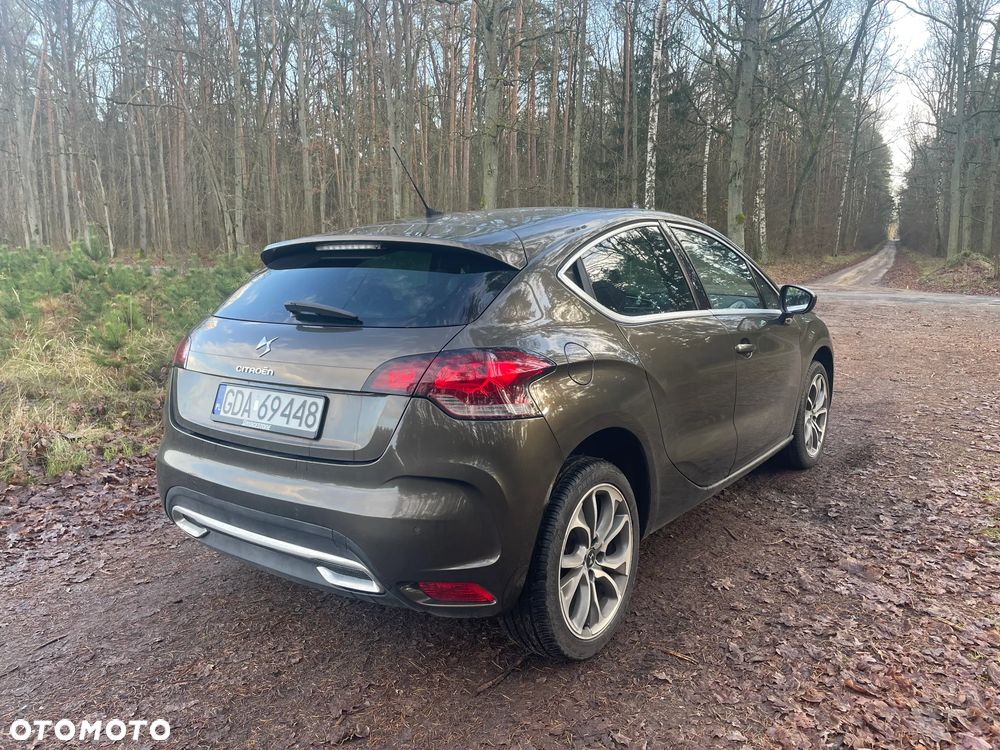 Citroën DS4 1.6 e-HDi SoChic MCP - 4