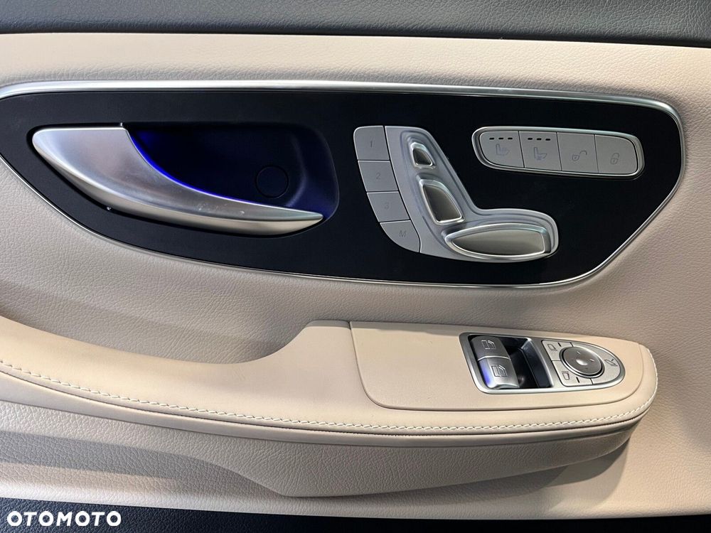 Mercedes-Benz Klasa V - 27