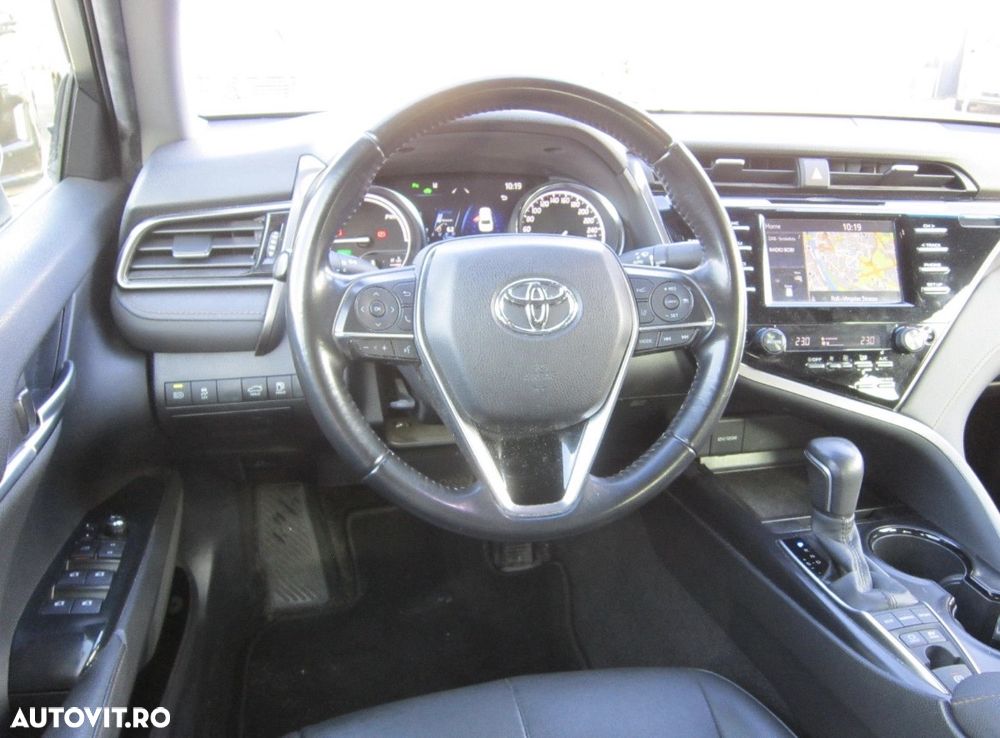 Toyota Camry Executive - 10