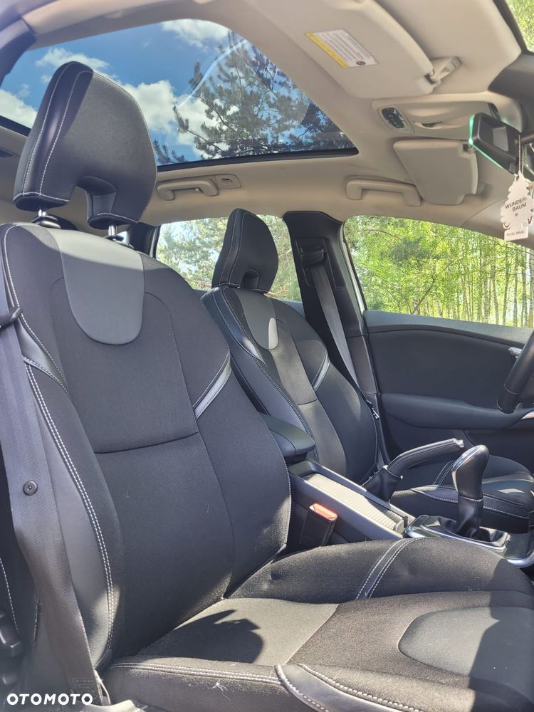 Volvo V40 D3 R Design - 7