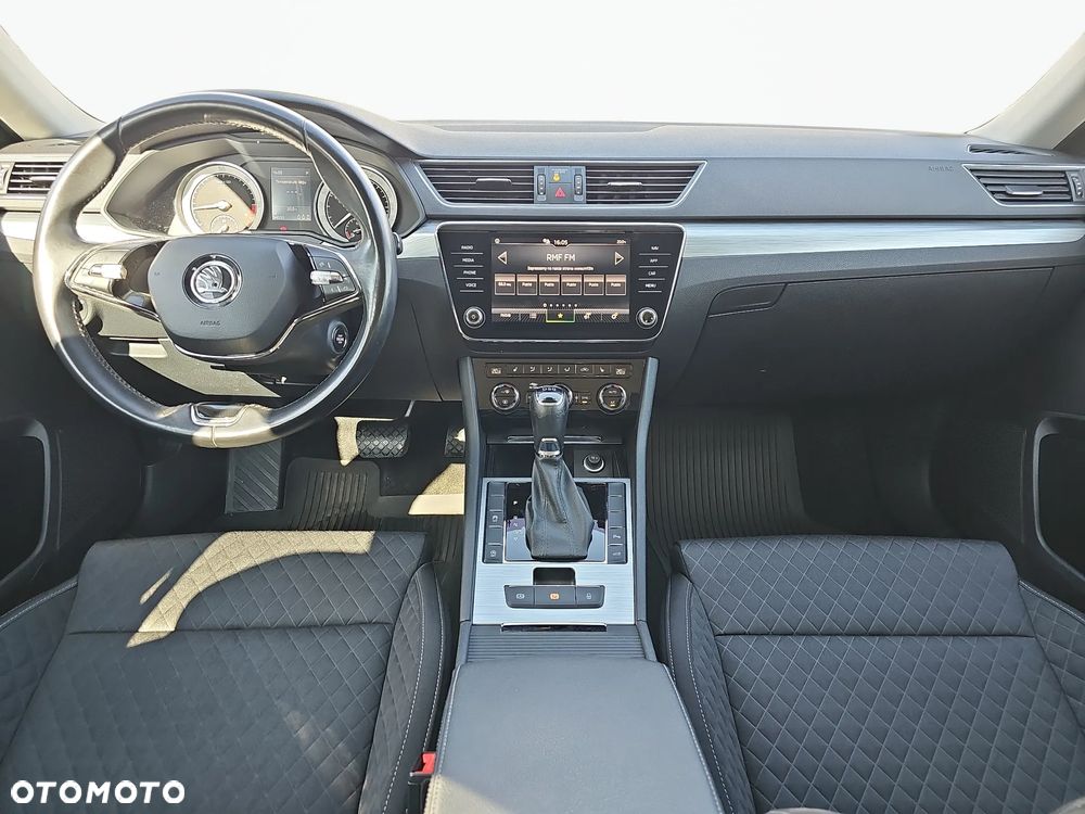 Skoda Superb 2.0 TDI Ambition DSG - 9
