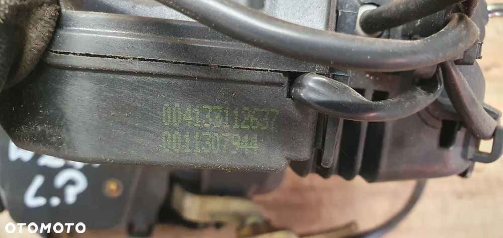 Zamek drzwi lewy przód przedni lewy Mercedes E-Klasa W211 2117200335 - 9