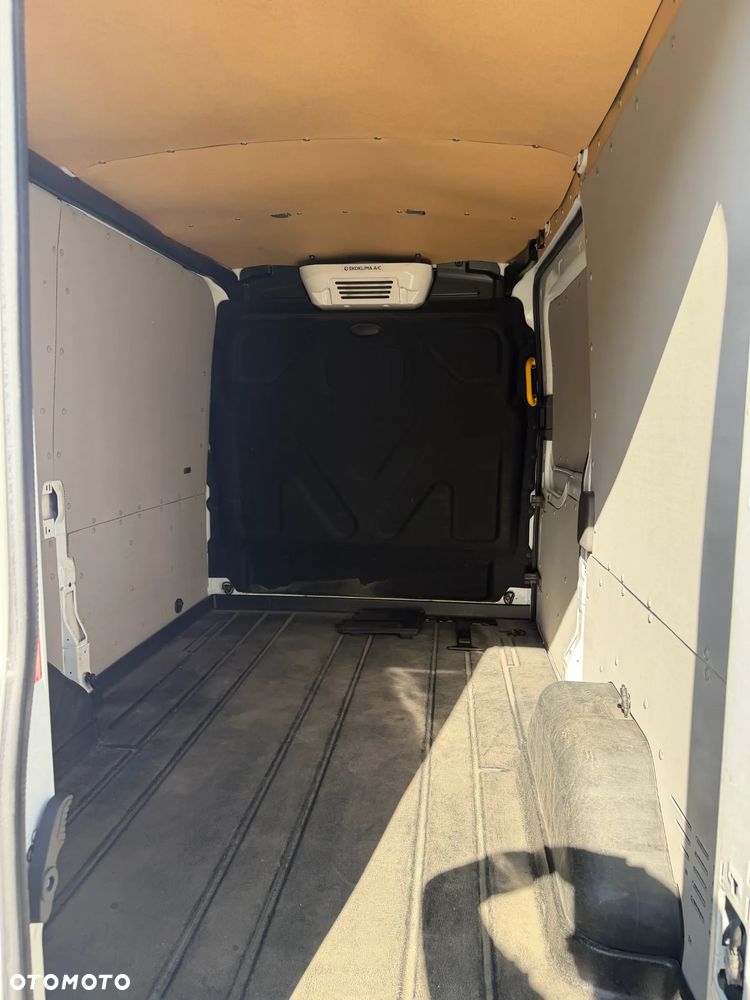 Ford Transit - 11