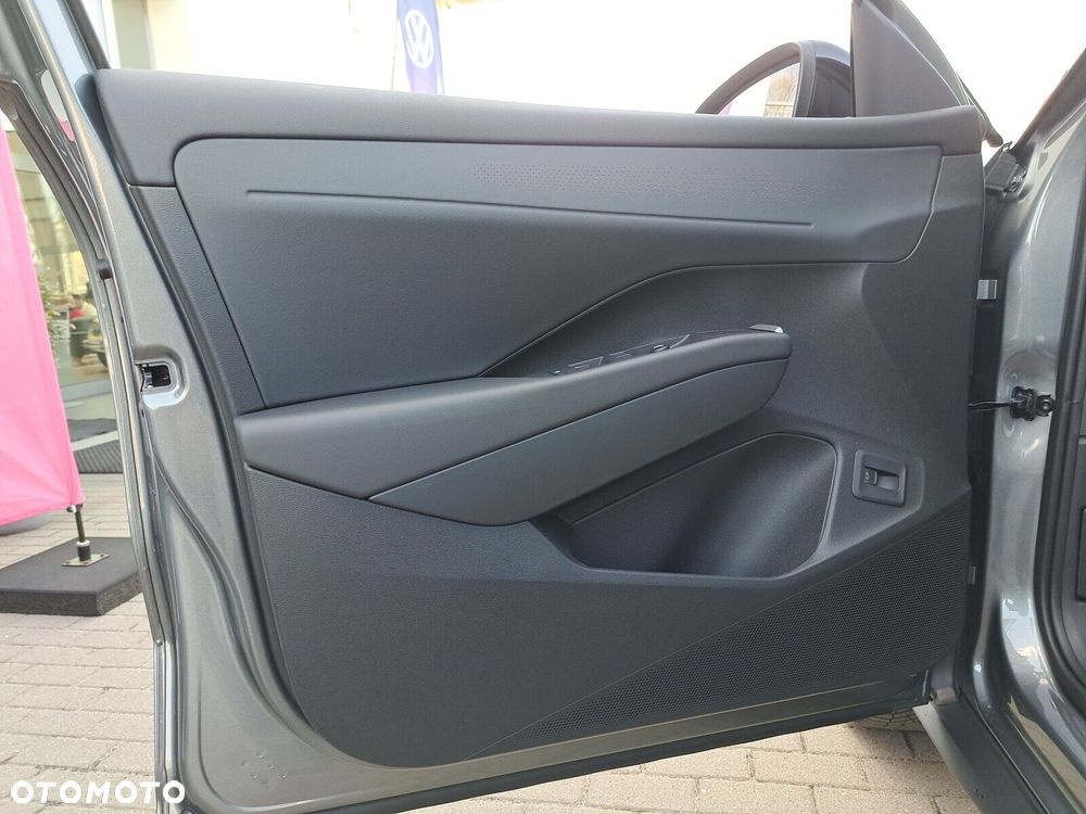 Volkswagen T-Roc - 10