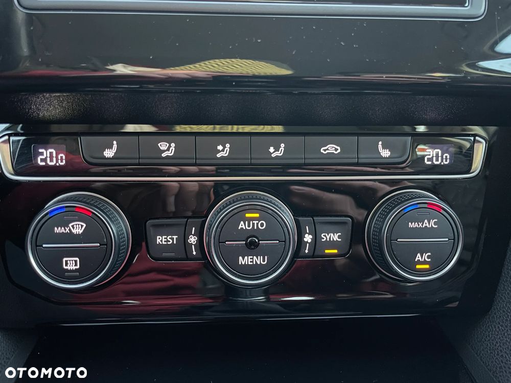 Volkswagen Passat 1.8 TSI BMT Highline - 24