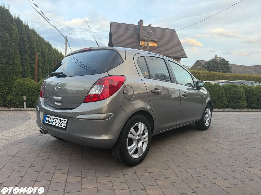 Opel Corsa 1.4 16V Energy - 10