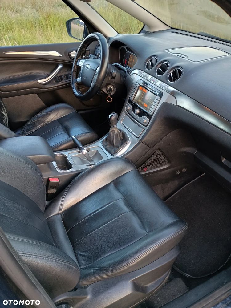 Ford S-Max - 8