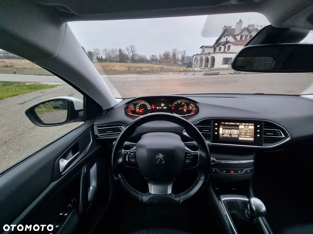 Peugeot 308 1.6 BlueHDi Allure S&S - 31