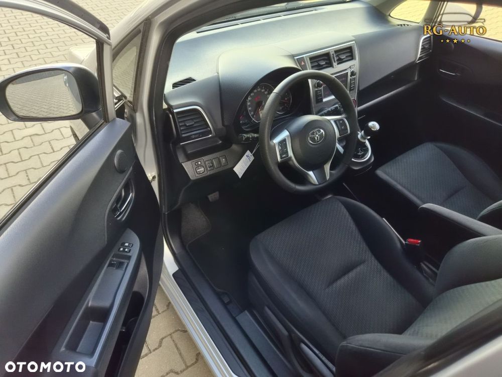 Toyota Verso S - 31