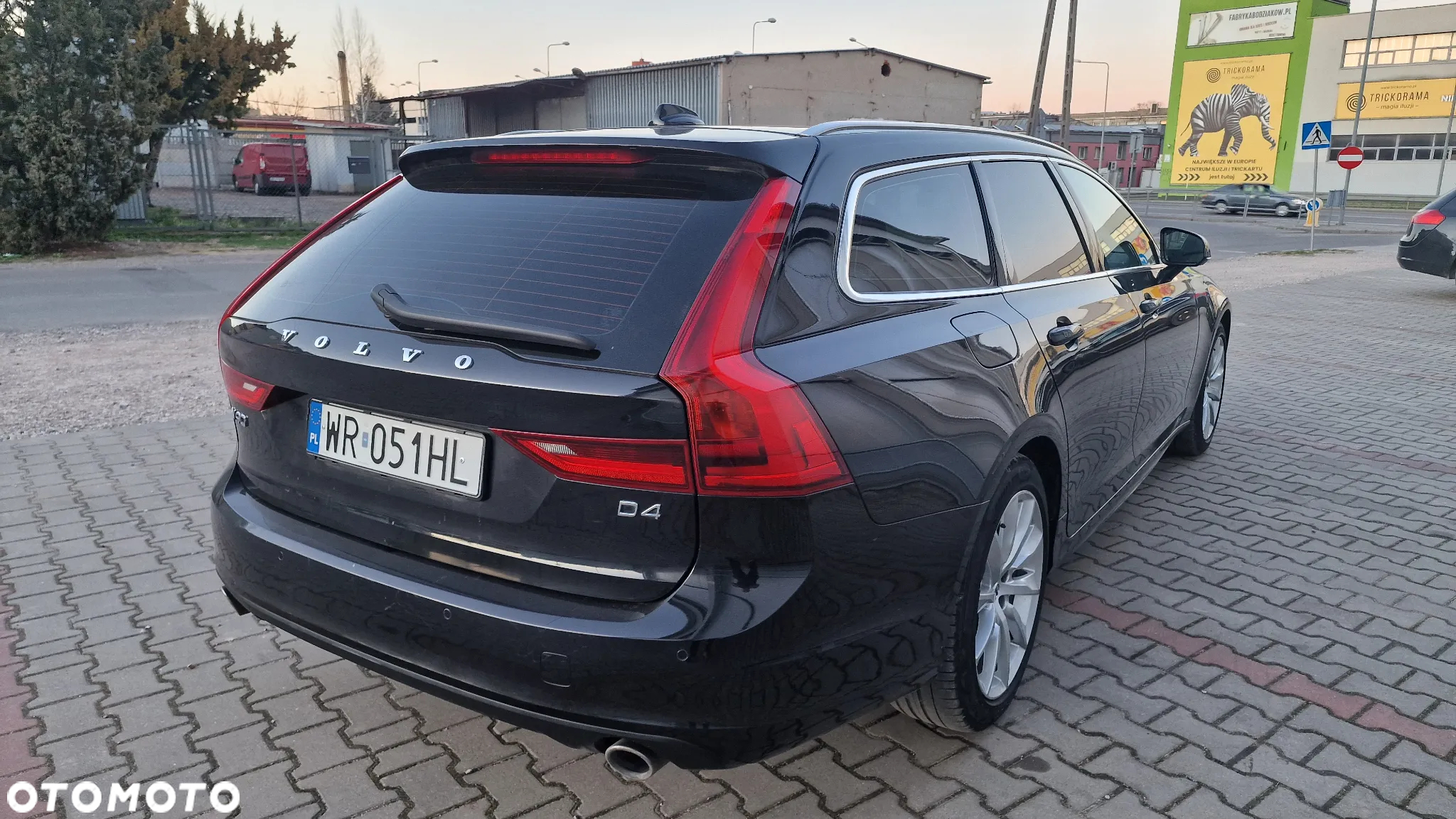 Volvo V90 D4 Momentum - 9