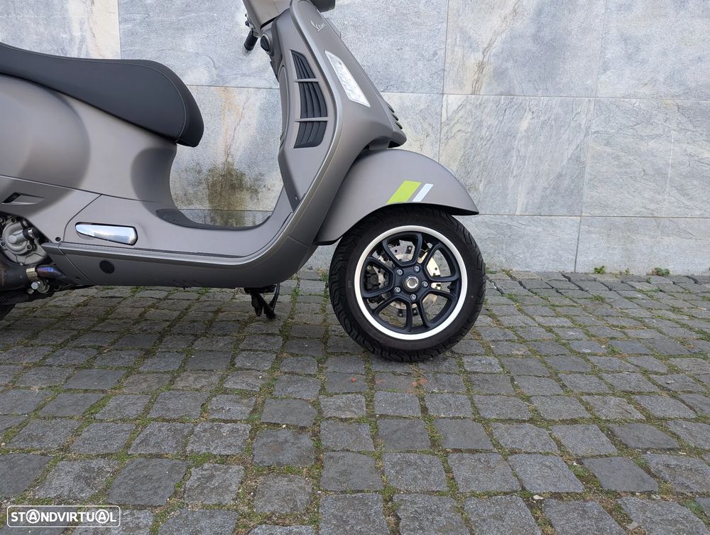Piaggio Vespa 300 GT - 7