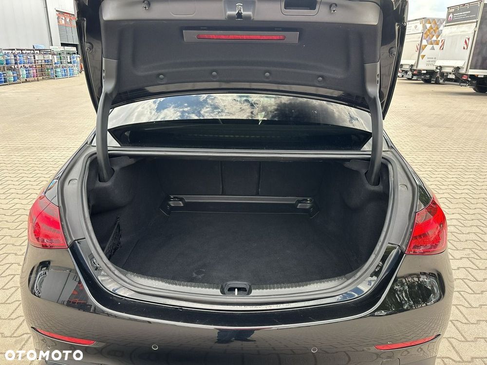 Mercedes-Benz Klasa C 200 4Matic 9G-TRONIC AMG Line - 14