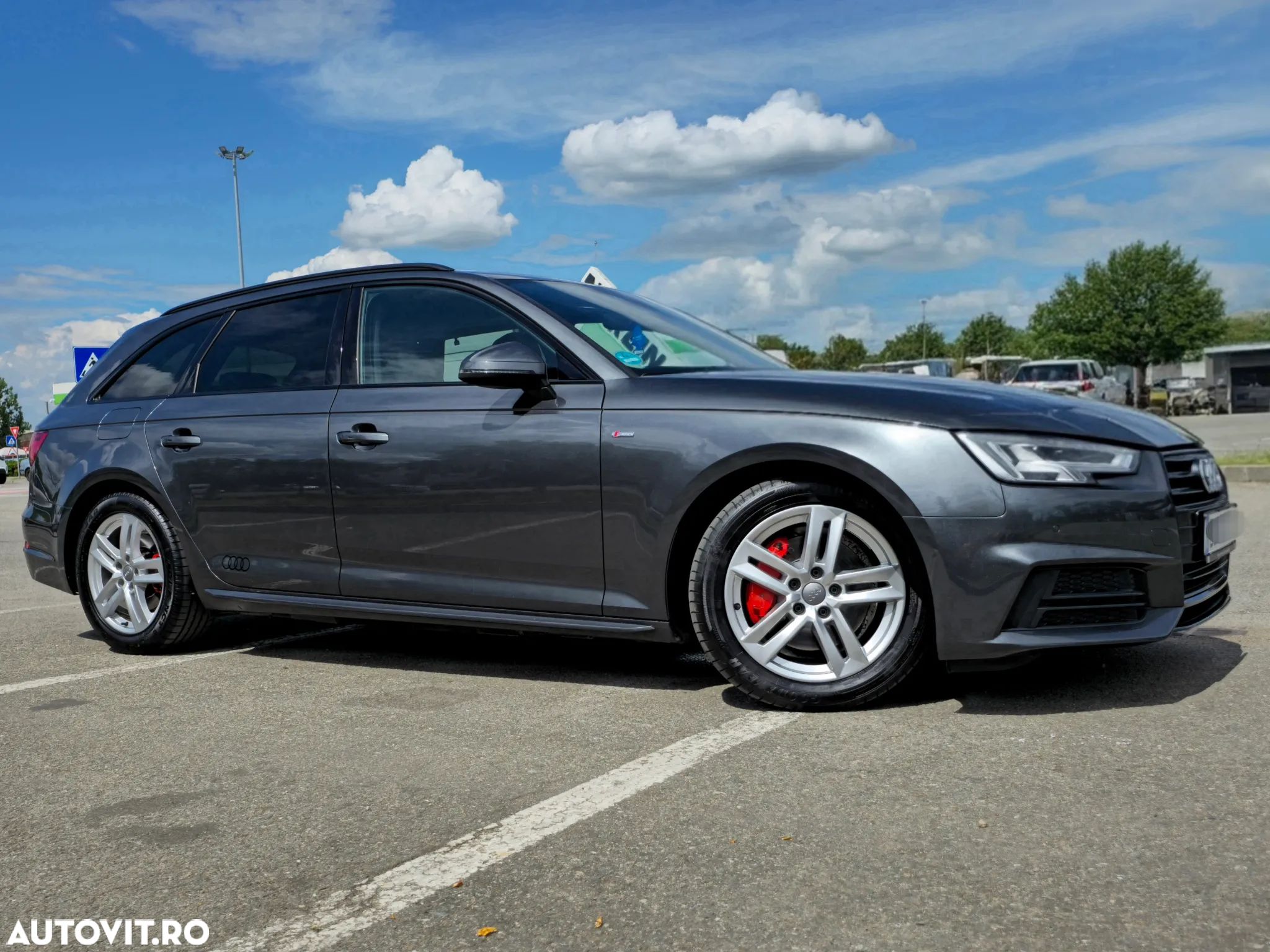 Audi A4 Avant 40 TDI S tronic S line - 1