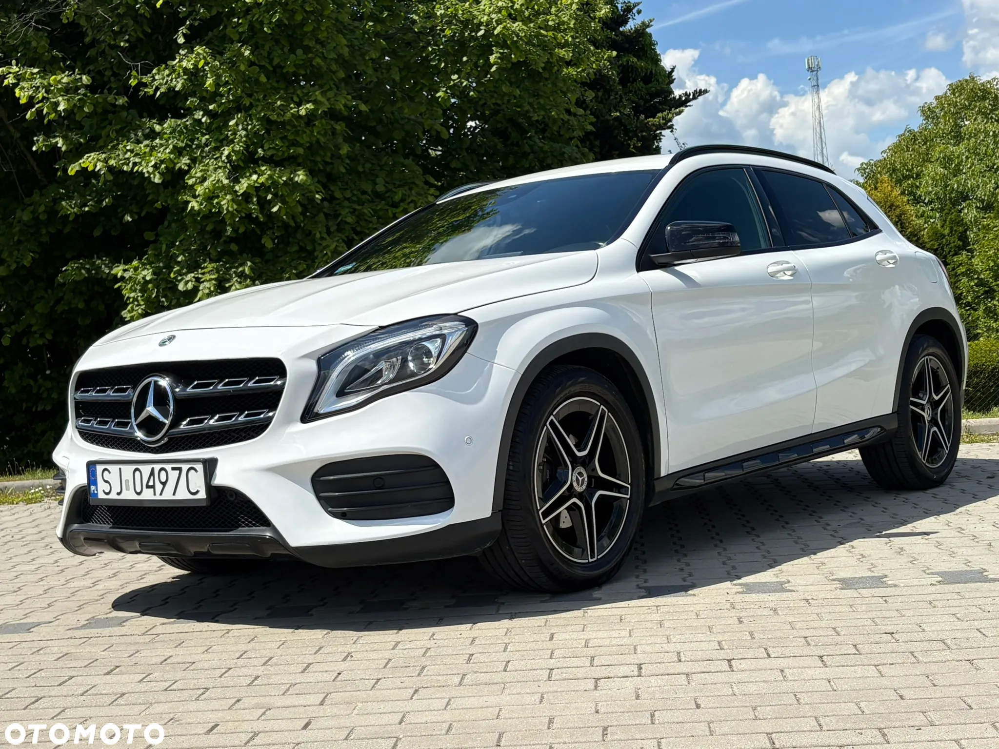 Mercedes-Benz GLA 180 7G-DCT AMG Line - 3