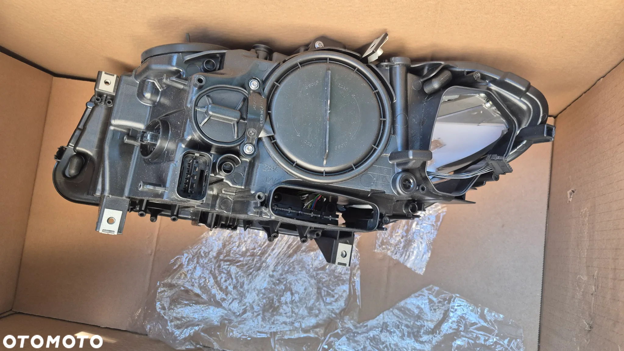 Reflektor prawy, lampa prawa BMW 5 F10 / F11 Nowy, oryginał BMW - 6