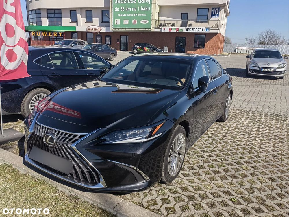 Lexus ES
