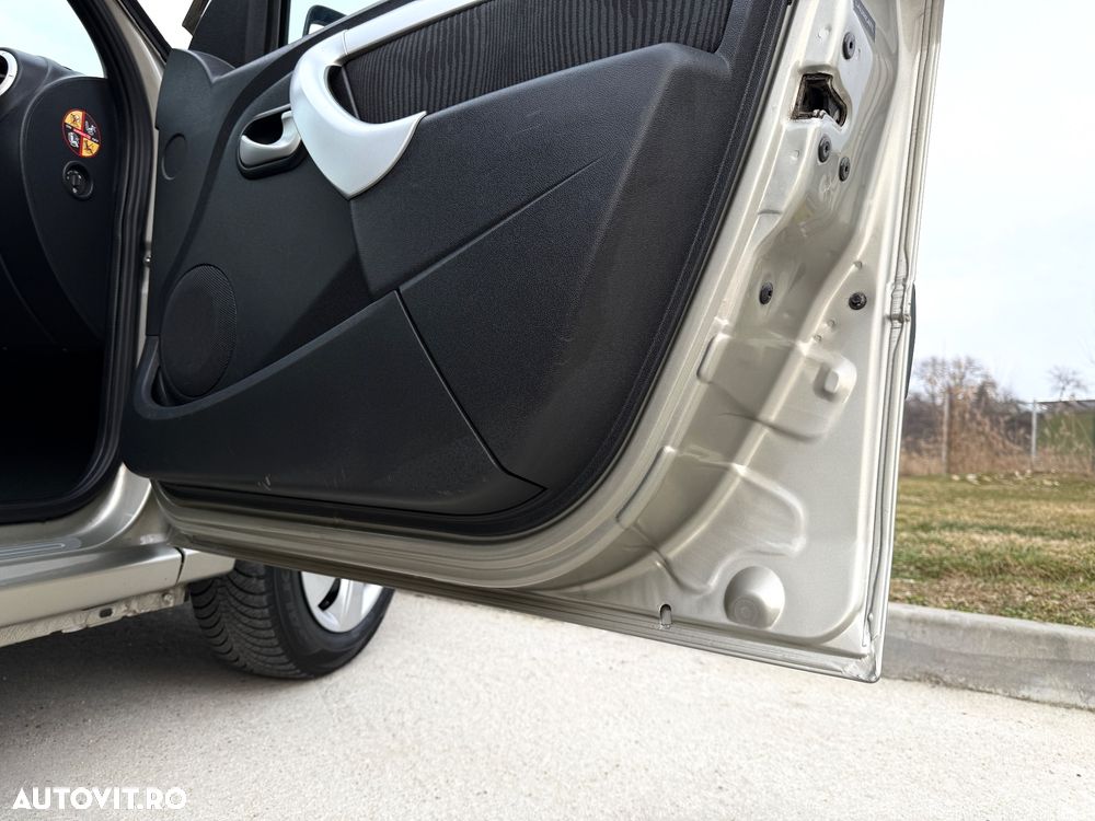 Dacia Logan 1.6 16V Laureate - 20