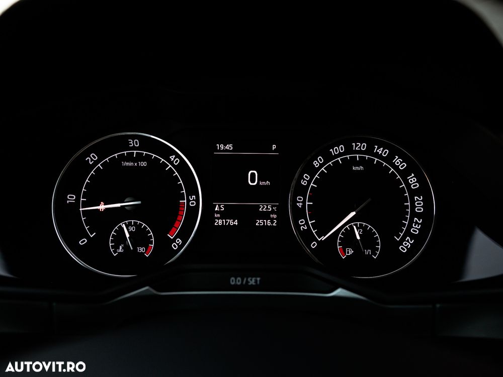 Skoda Superb 2.0 TDI DSG Ambition - 30