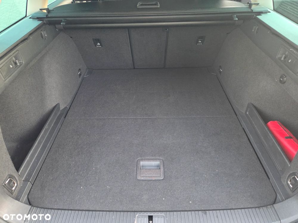 Volkswagen Passat 1.4 TSI ACT (BlueMotion Technology) Highline - 13