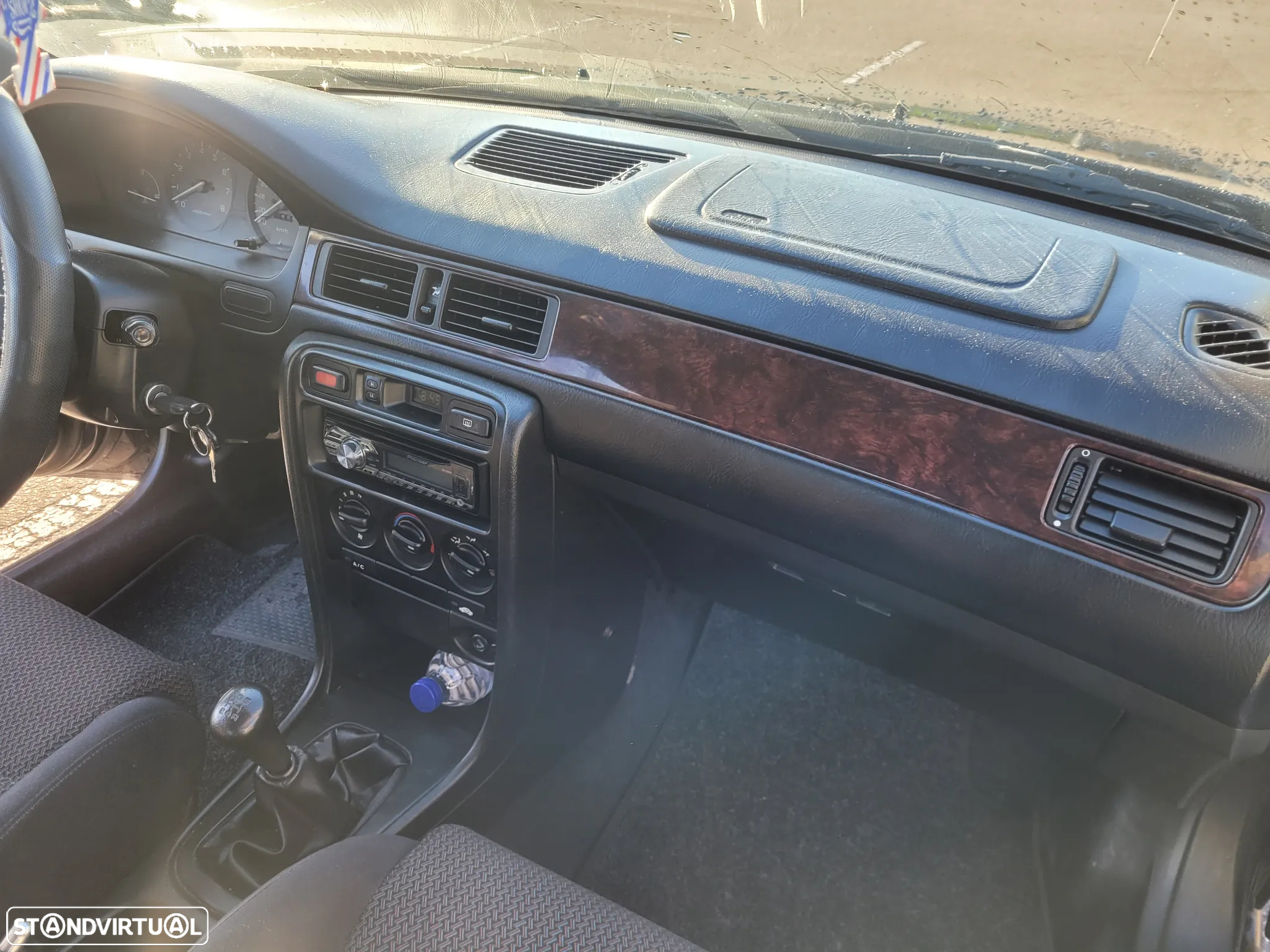 Honda Civic 1.4 LS - 4