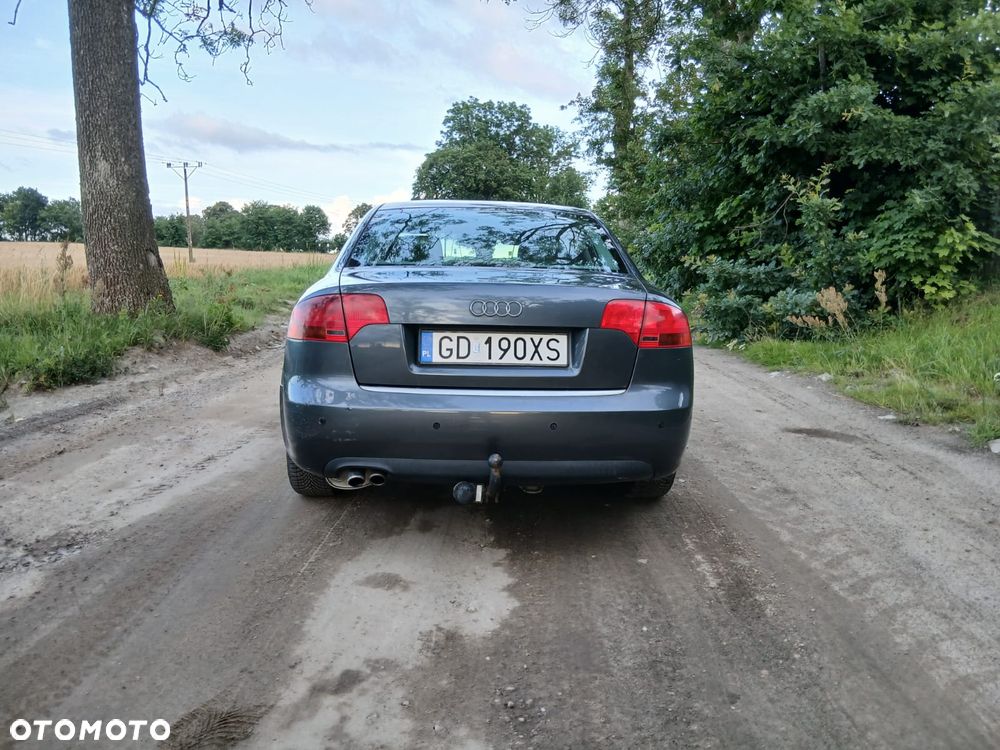 Audi A4 Limousine - 11