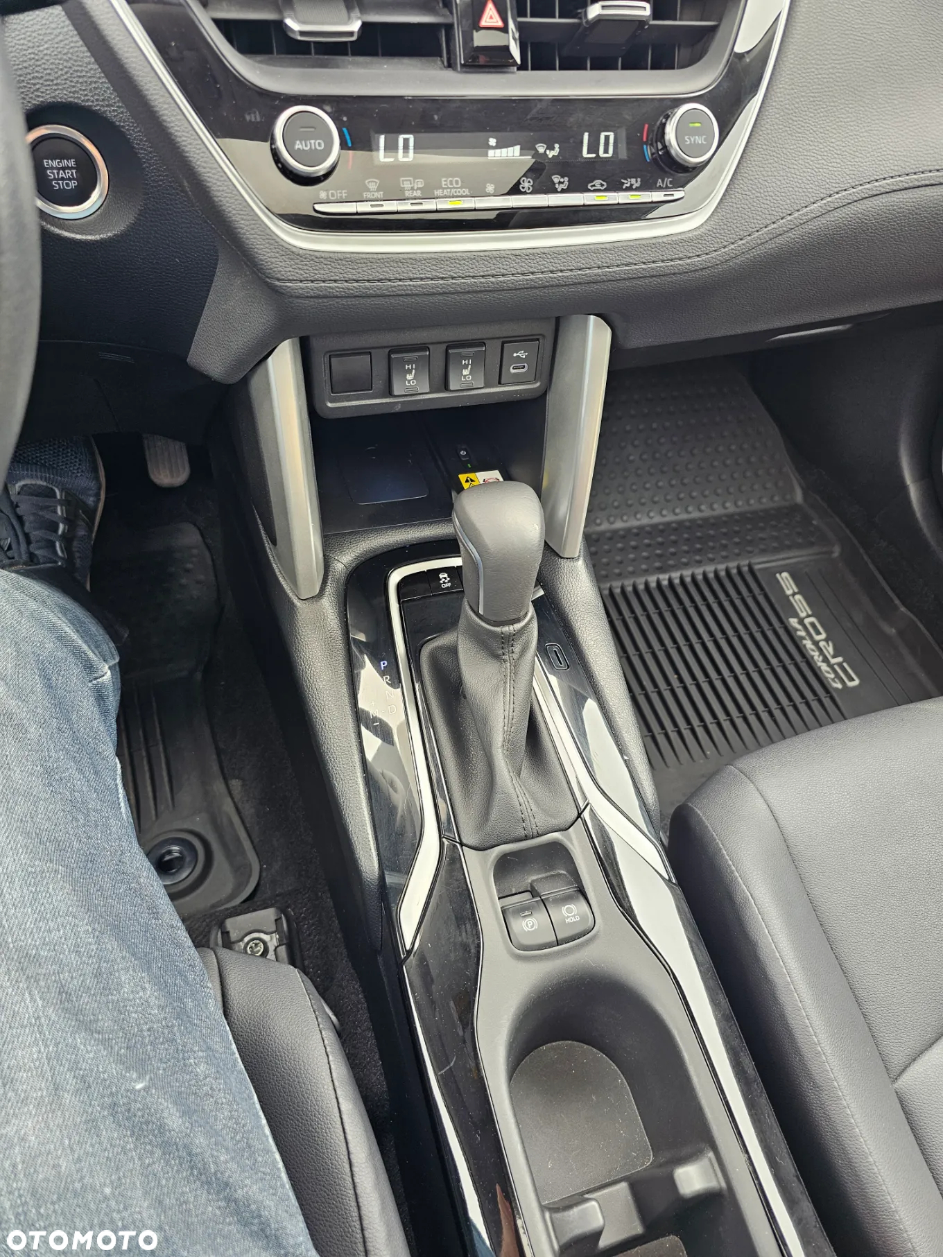 Toyota Corolla Cross - 10