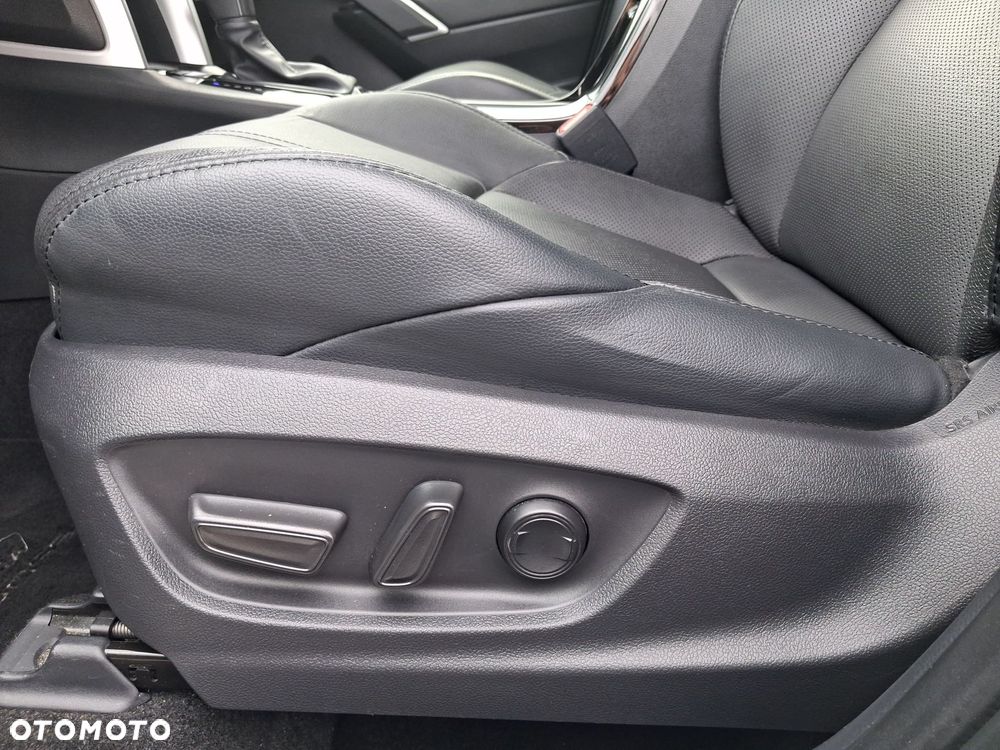 Toyota Corolla Cross 2.0 Hybrid Executive - 12