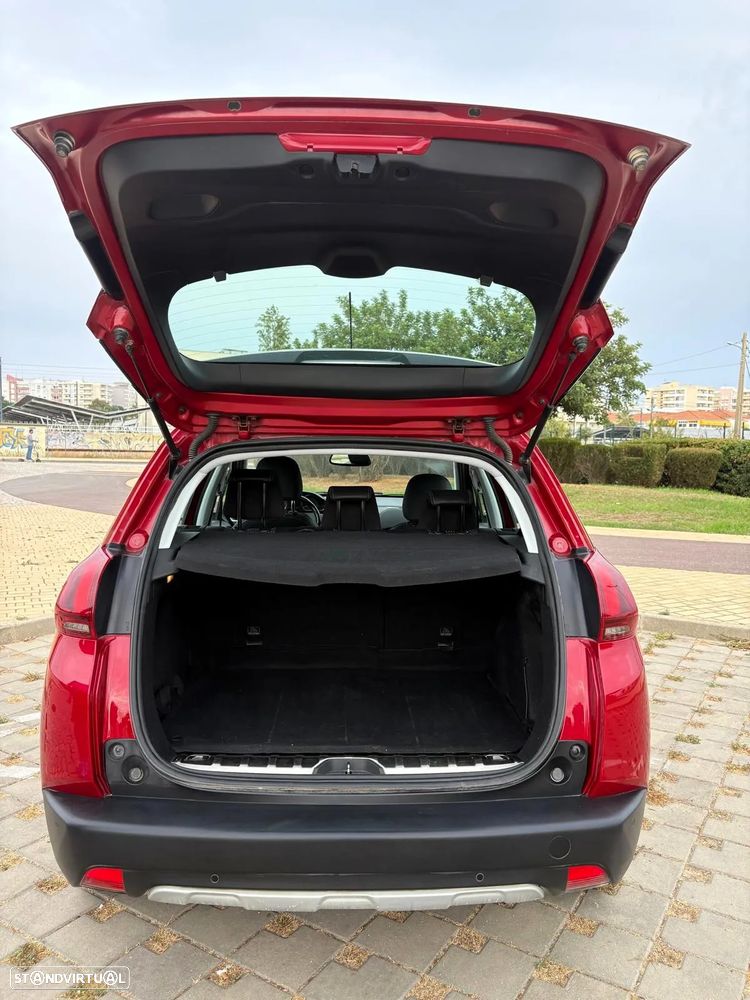 Peugeot 2008 1.2 PureTech Allure - 2