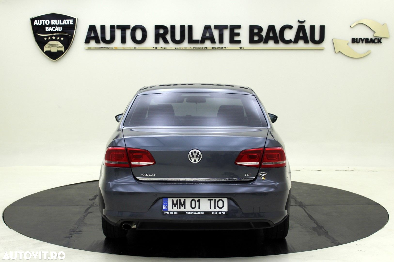 Volkswagen Passat - 11
