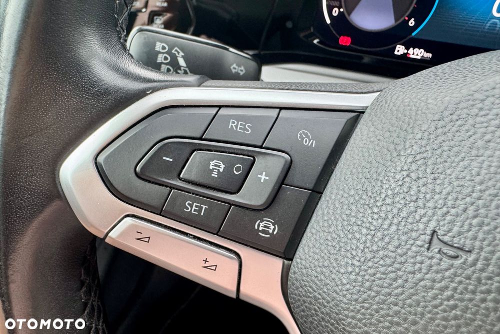 Volkswagen Golf - 22