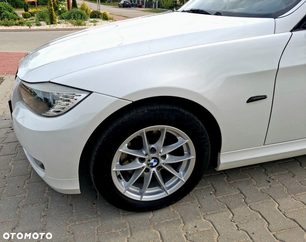 BMW Seria 3 318d DPF Edition Lifestyle - 15