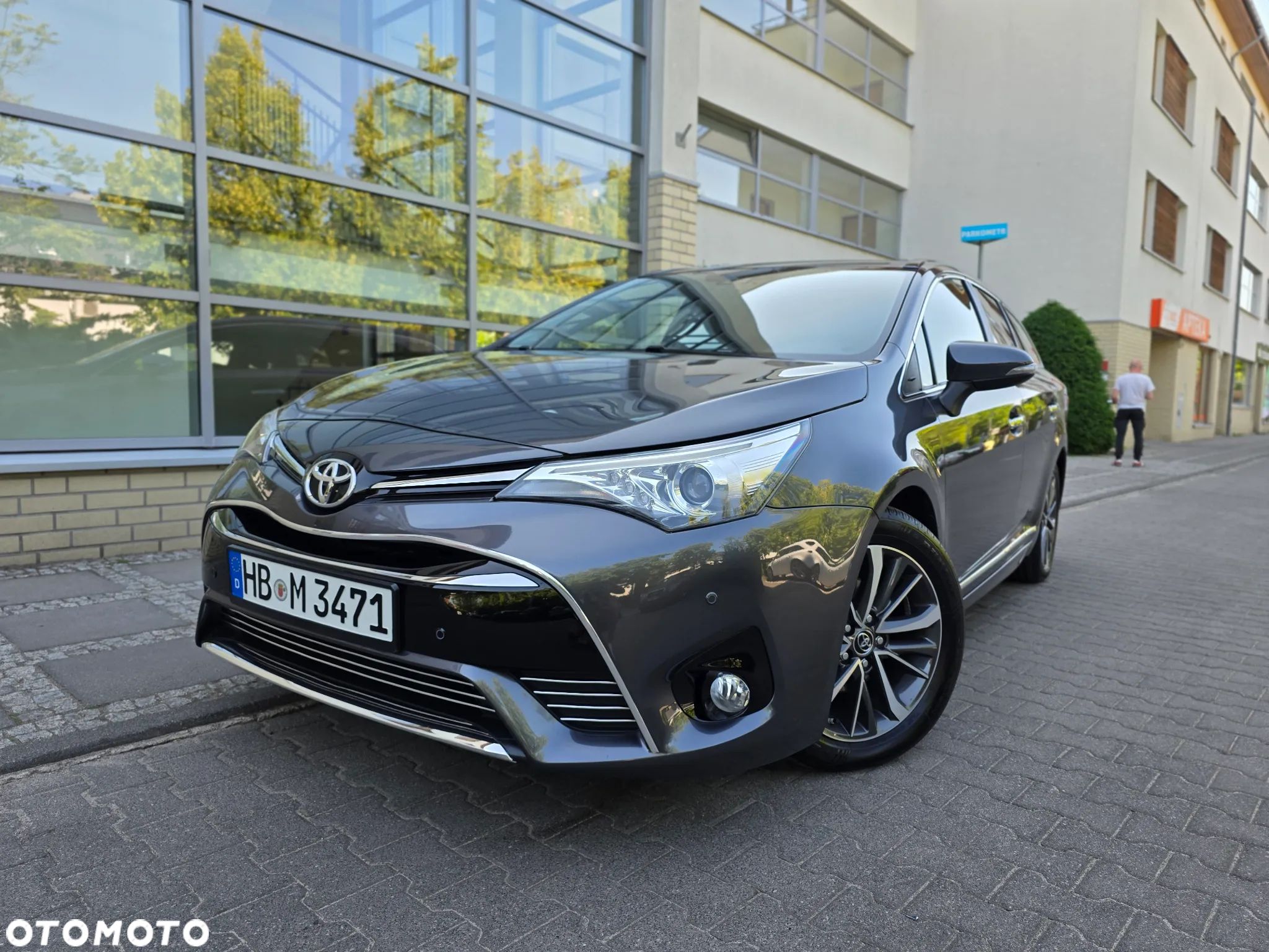 Toyota Avensis - 1
