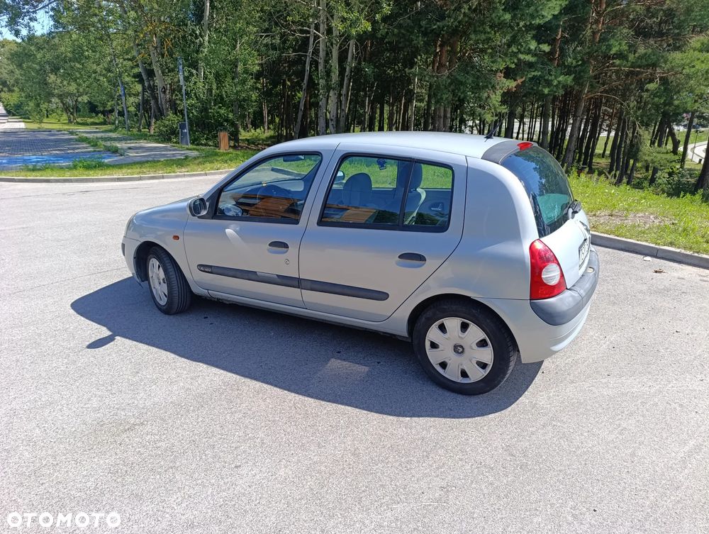 Renault Clio 1.4 16V Privilege - 3
