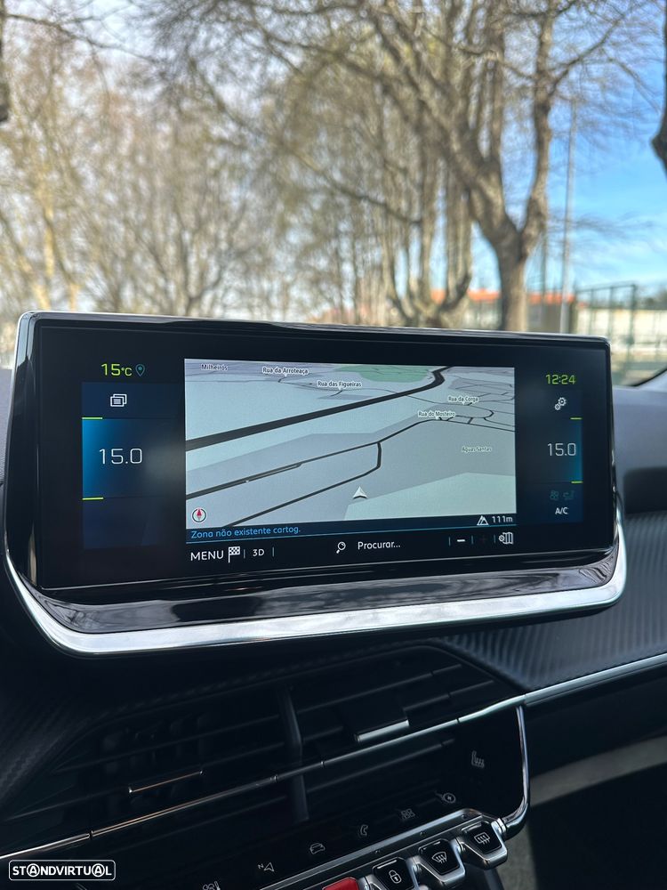 Peugeot e-208 Allure - 32