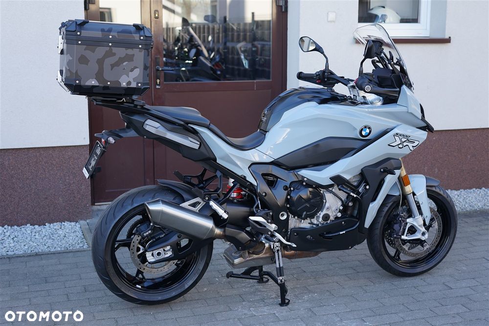 BMW S - 4