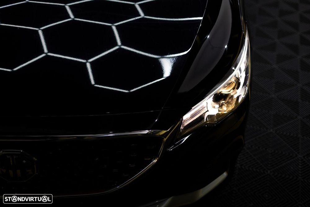 MG ZS EV 44.5 kWh Luxury - 12