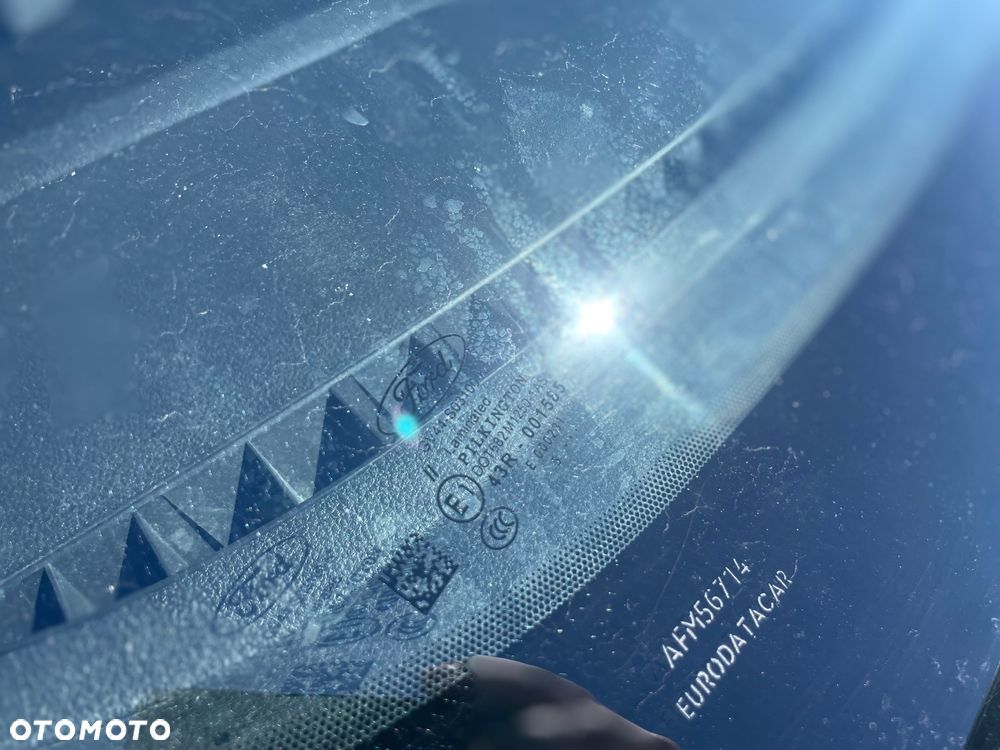 Ford Kuga 2.0 TDCi 2x4 Titanium - 30