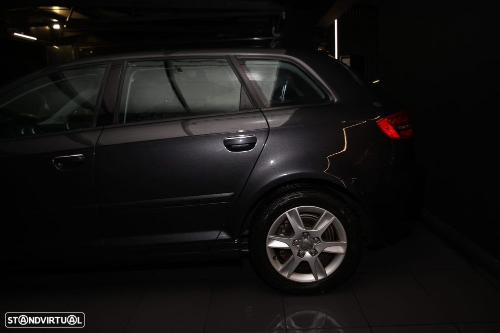 Audi A3 Sportback 1.6 TDI Attraction Special Edition - 6