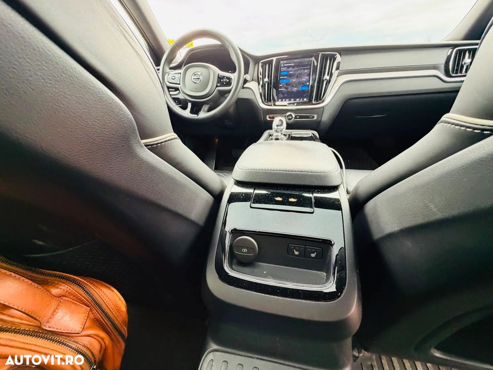 Volvo S60 Recharge T8 AWD Ultimate Dark - 24