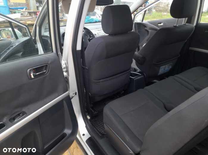 Toyota Corolla Verso 1.8 Prestige 7os - 23