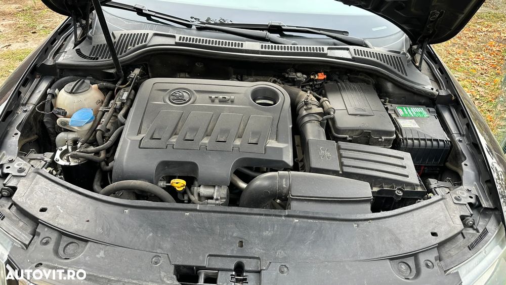 Skoda Superb 2.0 TDI Elegance - 8