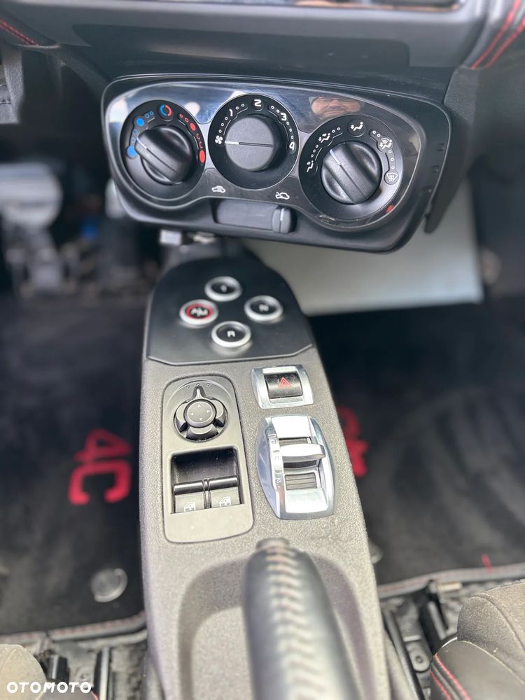 Alfa Romeo 4C - 22